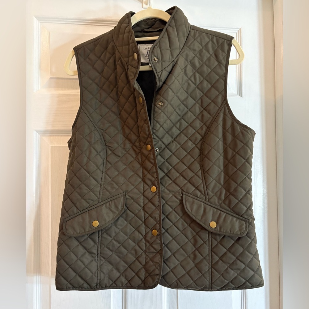 Bass Dark Olive Green Vest. Size M. Perfect for Layering